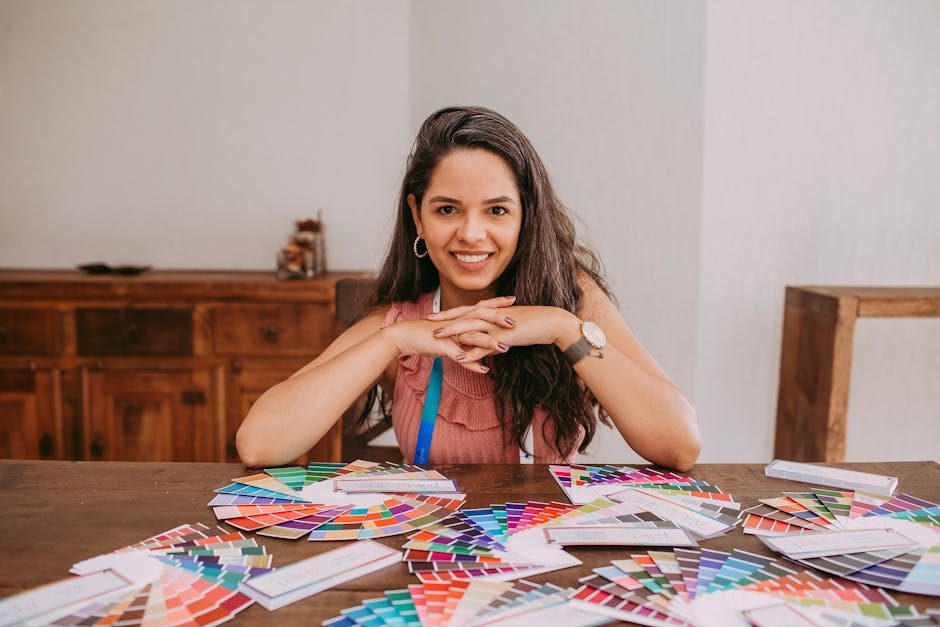 Nina W. blickt auf ein geöffnetes Figma-Board